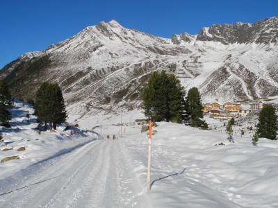 DSCN9487.JPG (679.33 KiB) 24812 mal betrachtet Das untere Ende der Bahn